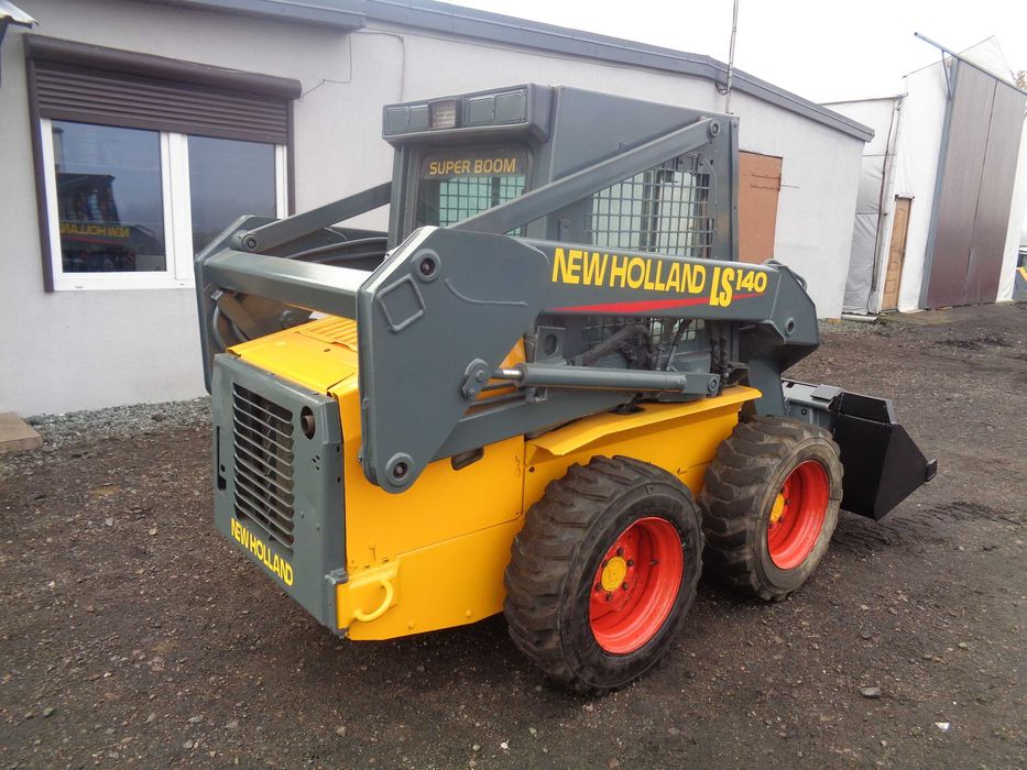 Ładowarka Mini ładowarka NEW HOLLAND LS140 Bobcat