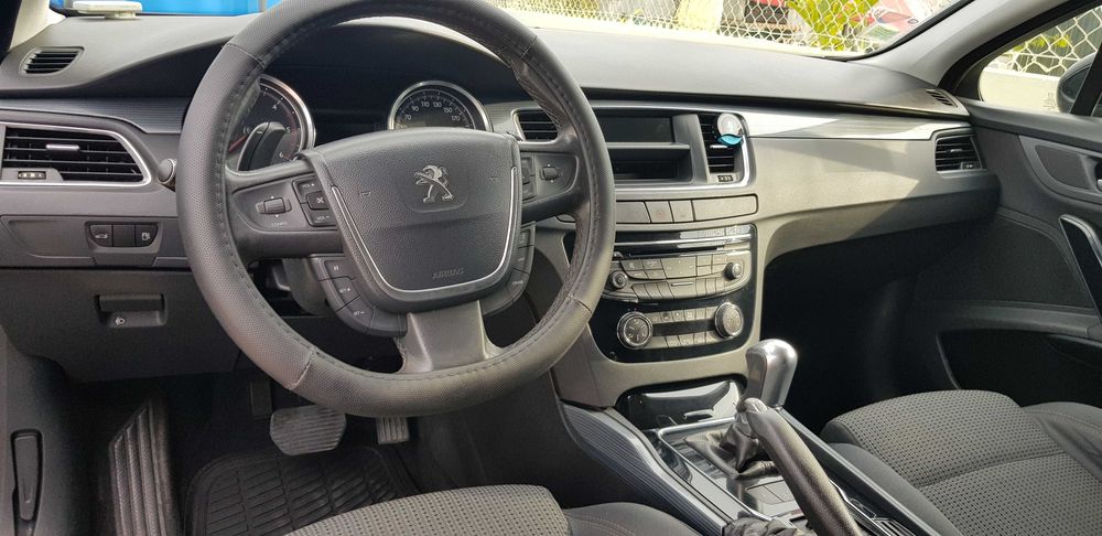 Peugeot 508 1.6HDi com pequeno defeito