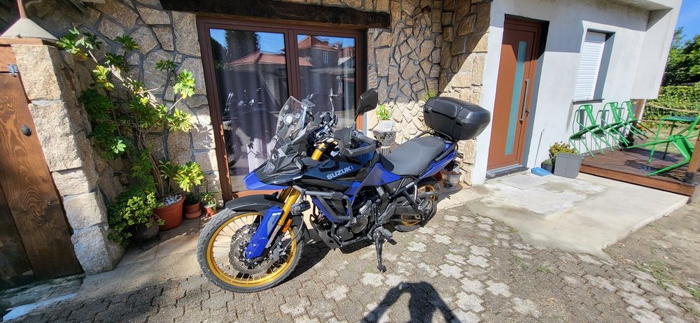 Vendo suzuki v-strom 800de