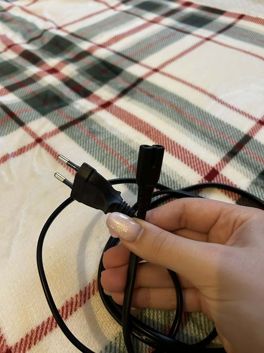 Sprzedam ps4 uzywana ale wpelni sprawna