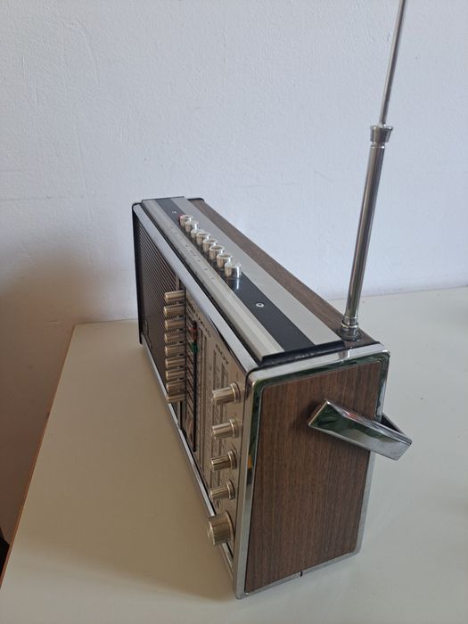 grundig luxus boy 210 радіоприймач