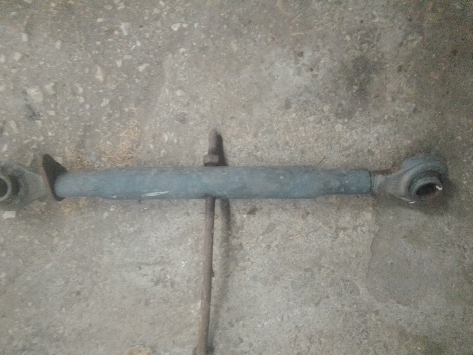 Third point for tractor64283637194753123