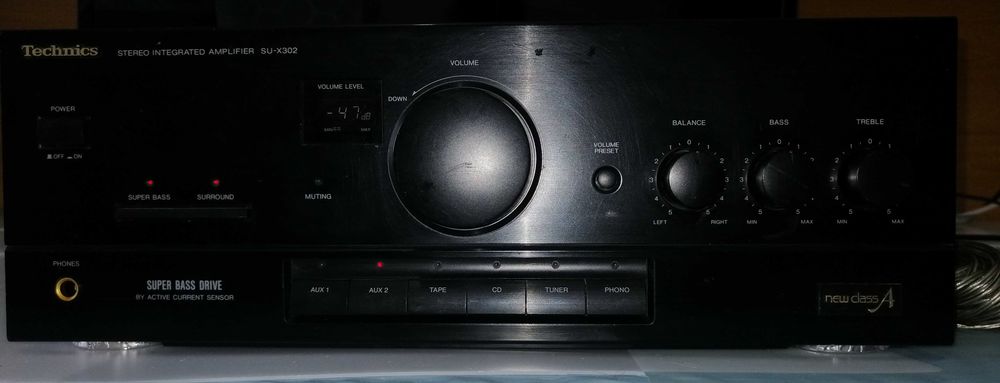 Amplificador Technics SU-X302, com módulo bluetooth interno