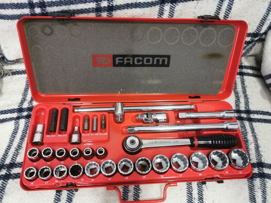 Jogo de roquetes FACOM com 30 peças, praticamente novo