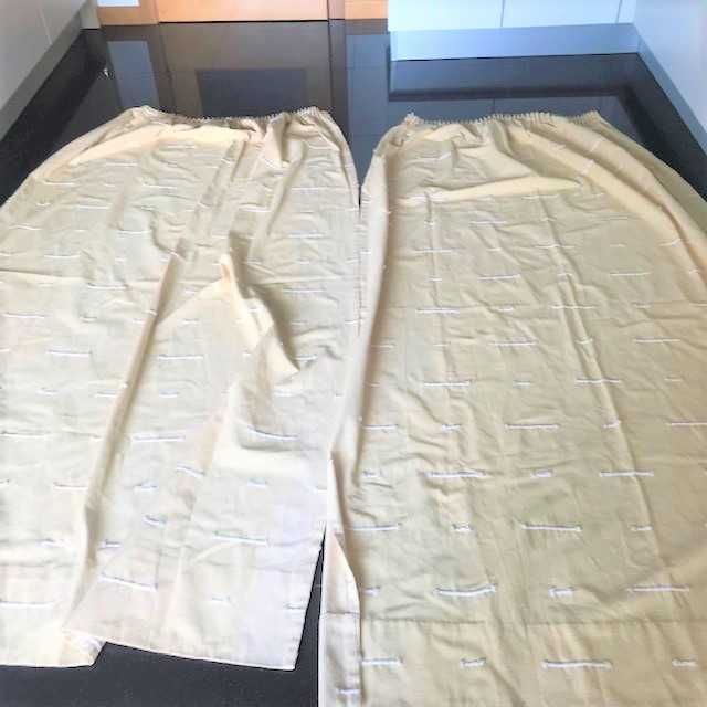 2 Cortinados com fita de franzir