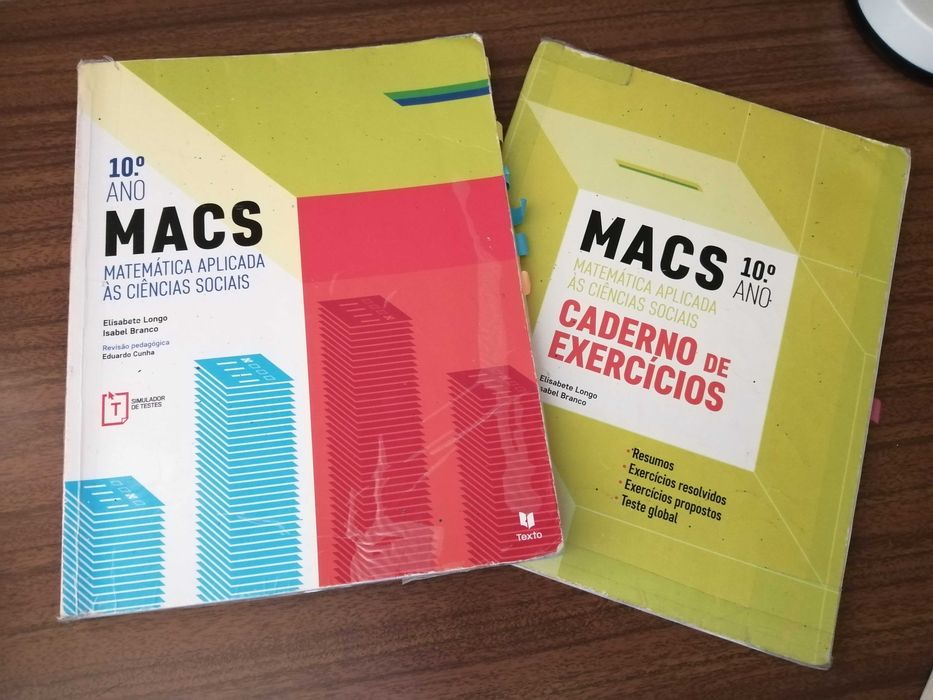Manuais e cadernos escolares de 10.°(Geo, MACS, Fil, Esp, Ing e Port).