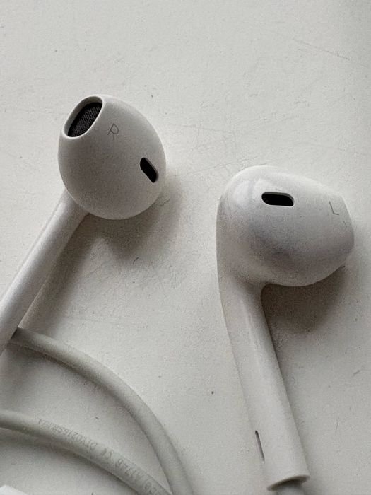 Навушники оригінал Apple EarPods Lightning (A1748)