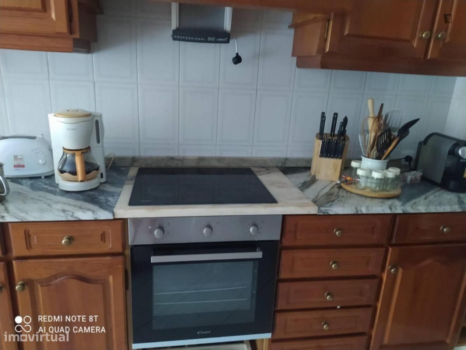Quarto - localizado em Guimaraes