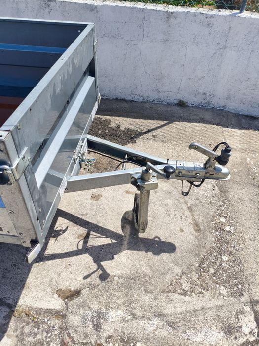 Reboque de carga 370 kg — robusto, prático e pronto a usar