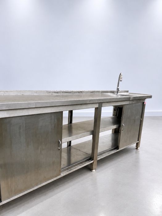 Bancada inox com pio e 4 portas