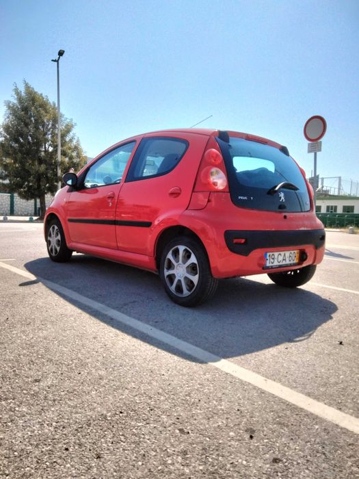 Peugeot 107 1.0 5 Portas - 2006 - 178.000 km