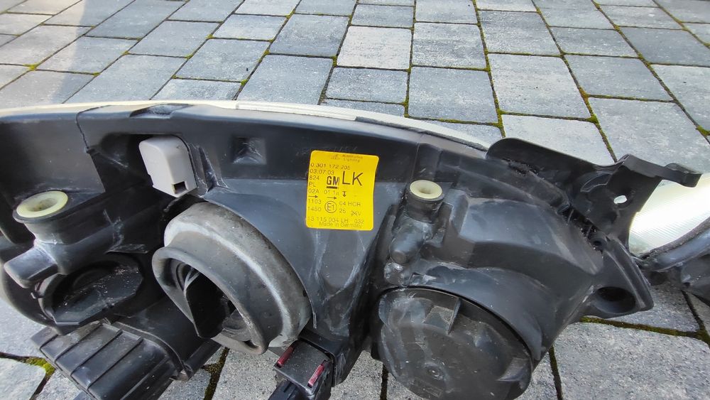 Lampy przednie przód Opel Corsa C Oryginał Europa