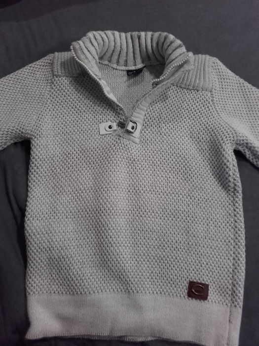 Sweter modny. Stan bardzo dobry.