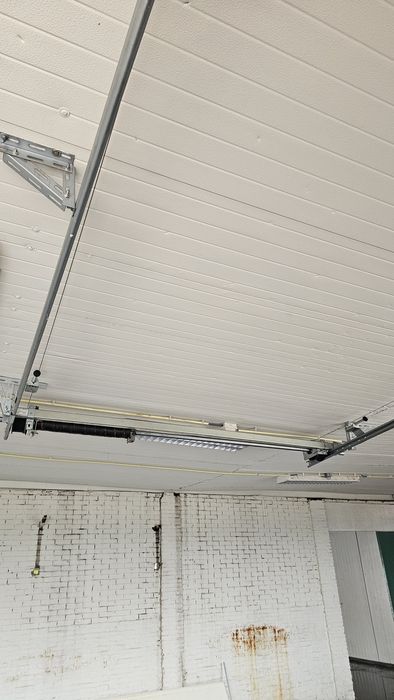 Brama garażowa 2.55x2.9 panelowa segmentowa rolowana przemysłowa