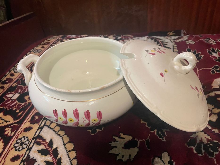 Продам супницу фарфоровую