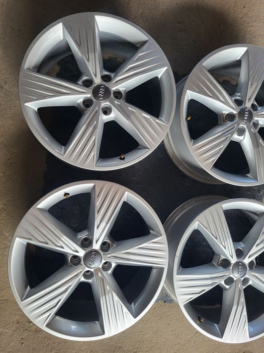 4× Felga aluminiowa Audi OE Q4 8.0" x 19" 5x112 ET 45