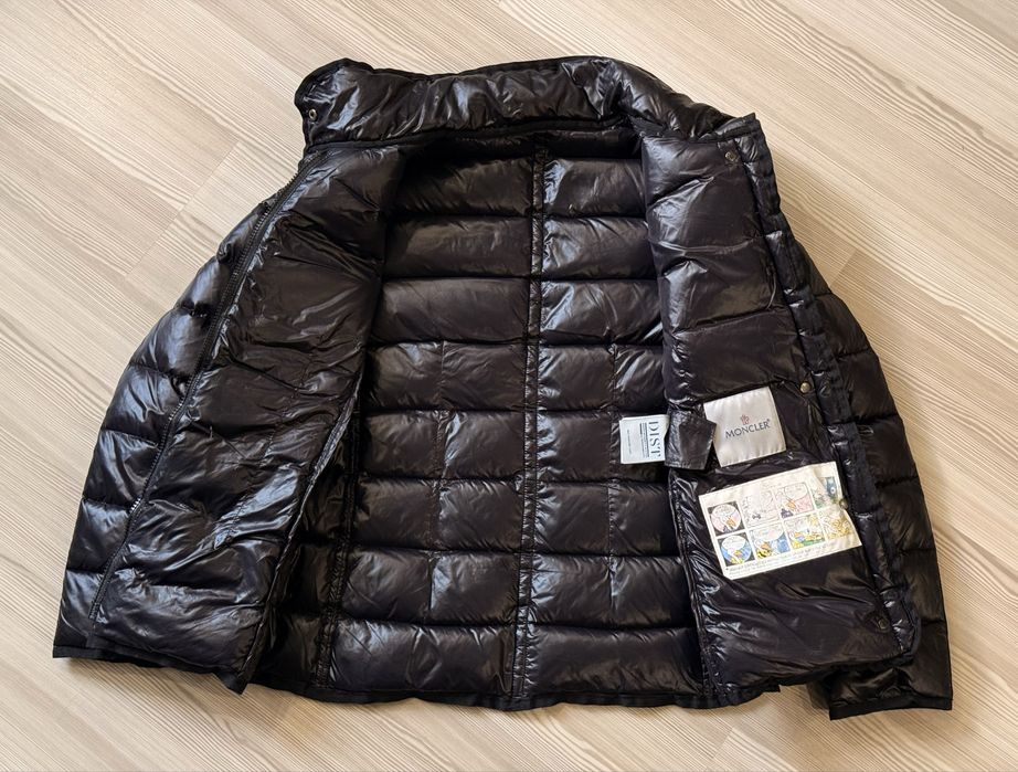 Жіночий пуховик moncler. Moncler. Жіночий пуховик.
