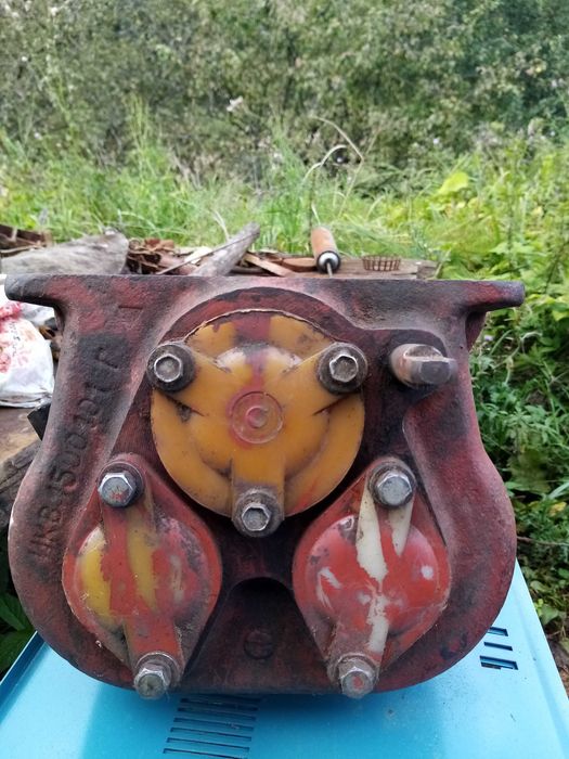 Реверс(МОХ)-коробка для зміни руху обертання двохвиходова