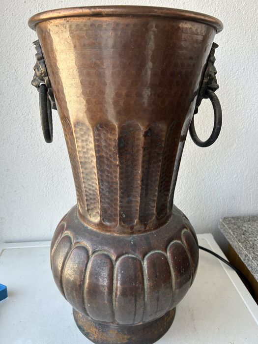 Guarda chuvas de cobre