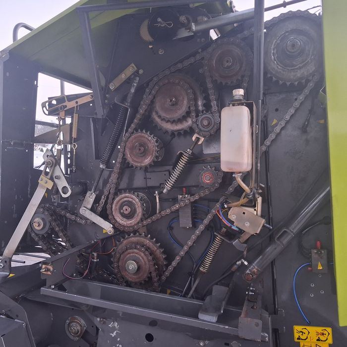 Prasa claas 374 RC transport gratis