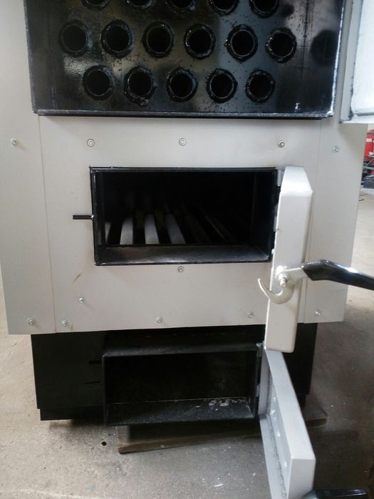 Piec 200kw z palnikiem na zrębki