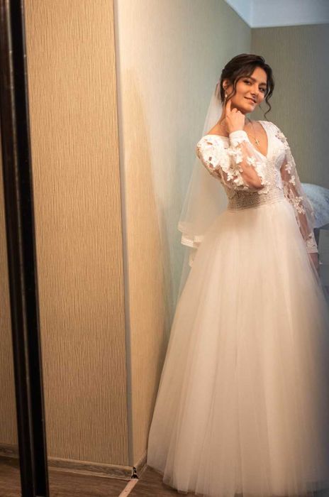 Весільна сукня