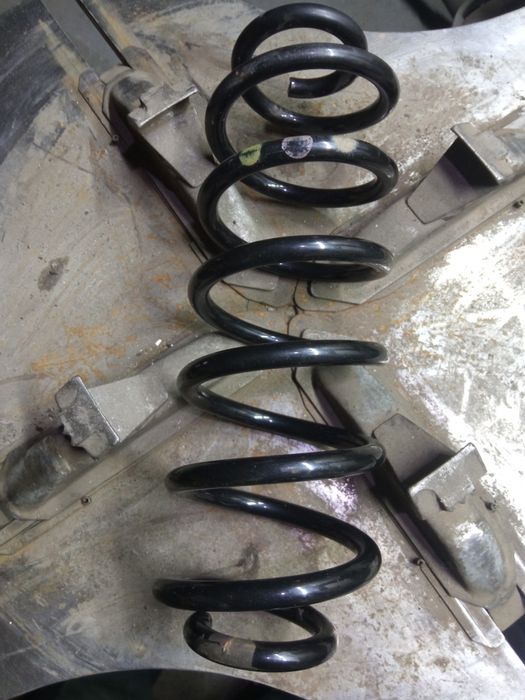 Задня пружина пасат б7