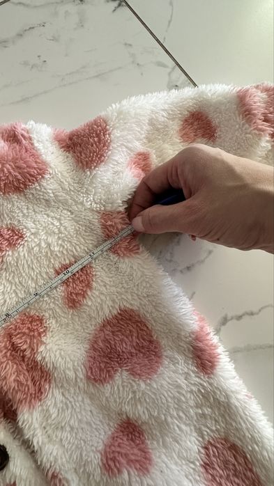 Білий ромпер теплесенький та м'який.Розмір 74 шапочки і пінетки окремо