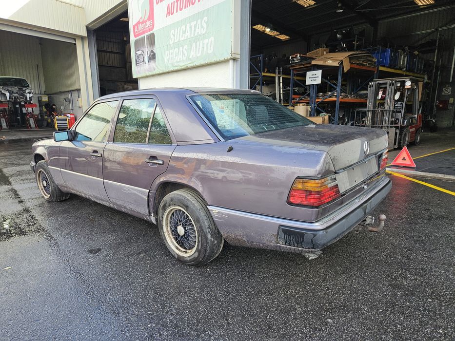 Mercedes-Benz Class E 300D W124 de 1992 para peças