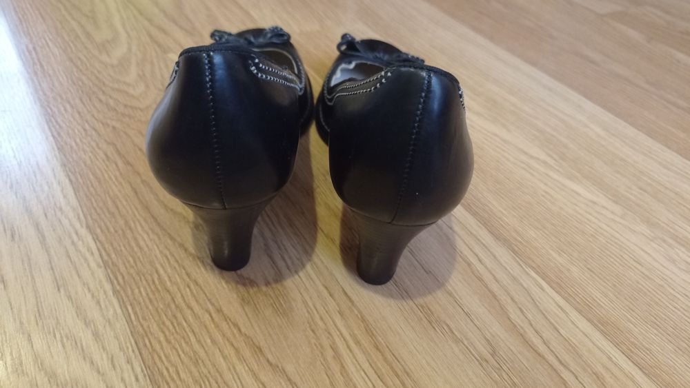 Туфлі Clarks шкіряні