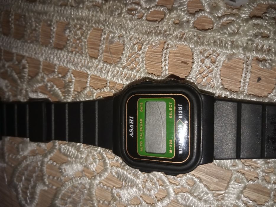 Zegarek elektroniczny Asahi PRL