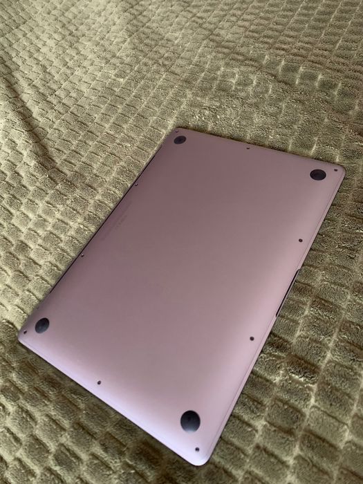 MacBook Air 13” 2020 i7 8gb 256gb SSD