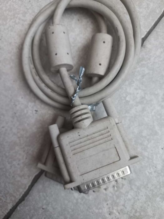 Cabos para equipamentos eletrónicos