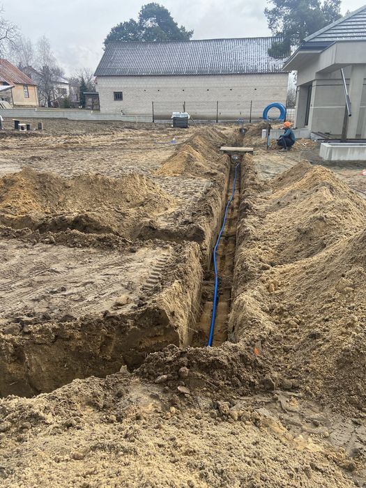 Usługi minikoparką CAT 2.2 T i wywrotką plus wiertnica