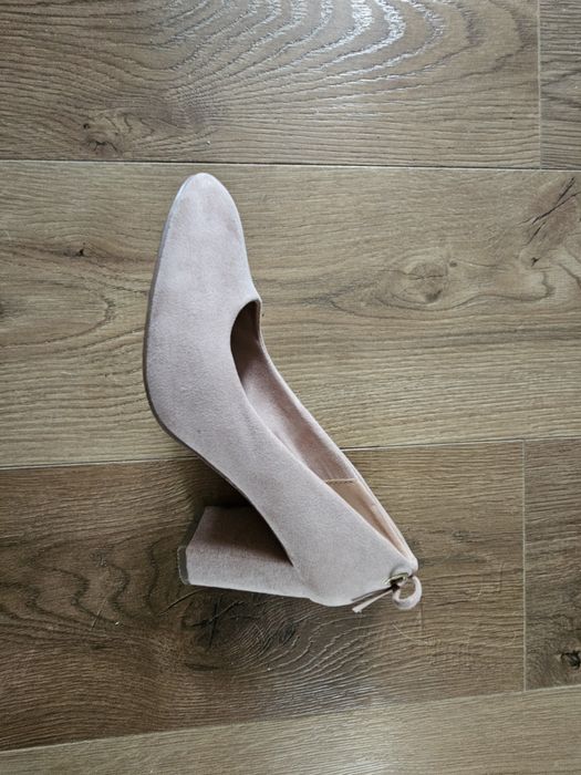 Buty czółenka róż CCC kokardka rozm. 38