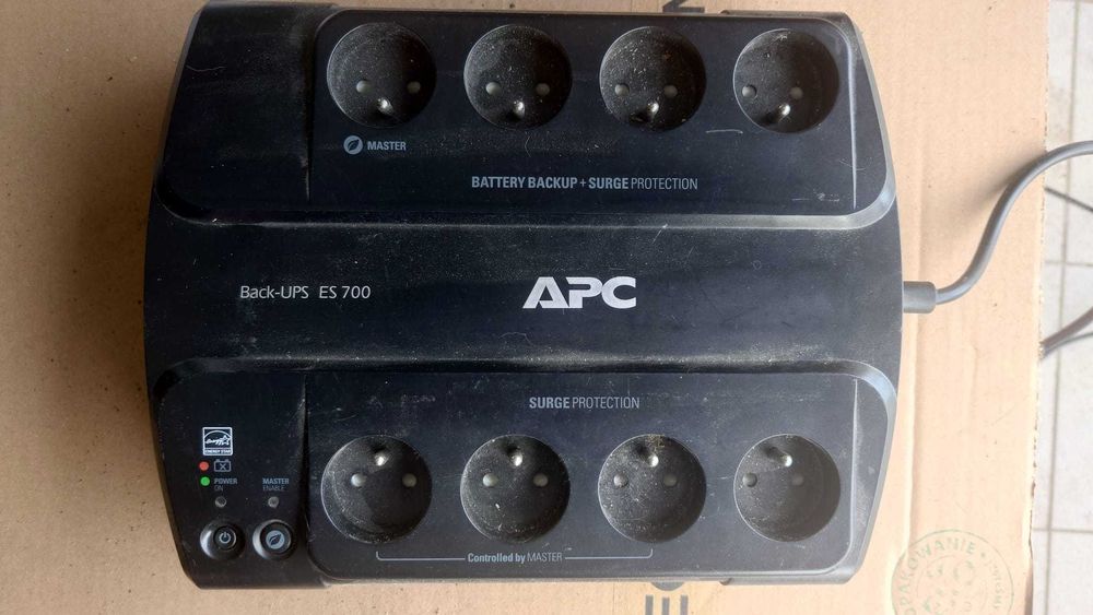 upa apc es700 uzywany