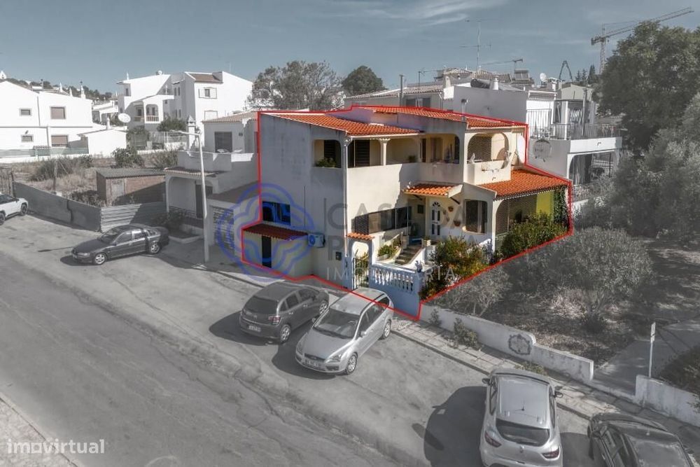 Magnífica Moradia T3 com Vista Mar e Localização Estratégica – Loulé