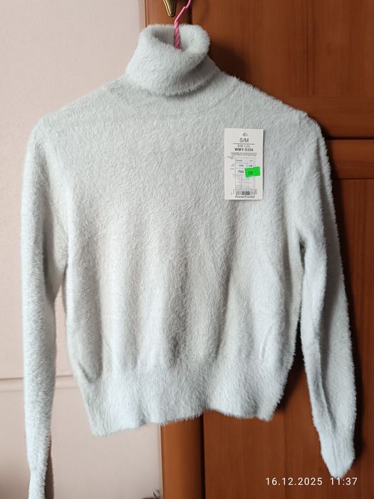 Новий гольф кофта