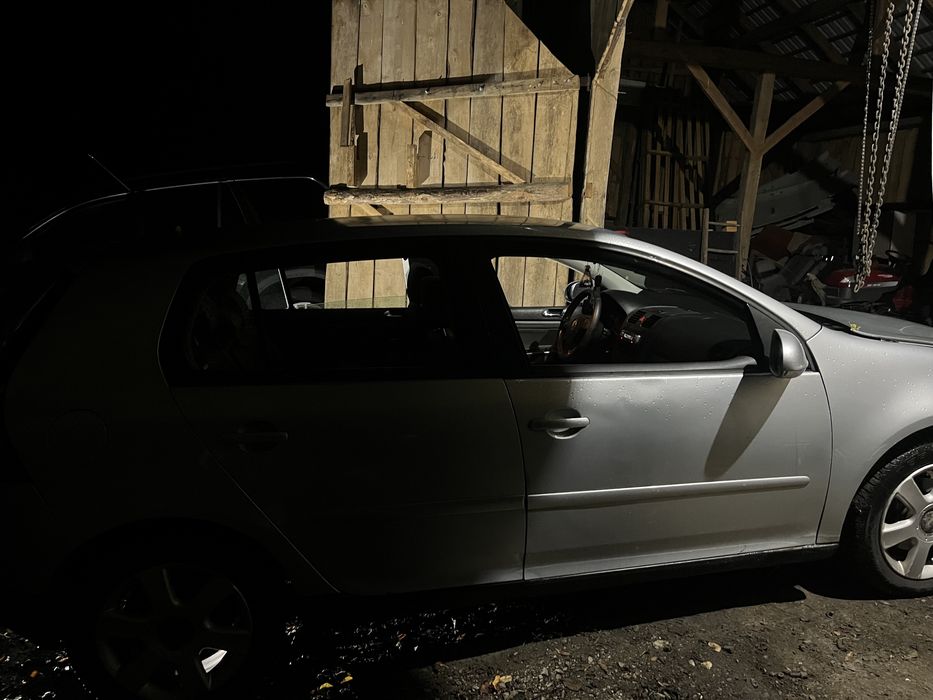 Розборка VW GOLF 5 шрот гольф 5 запчастини гольф V