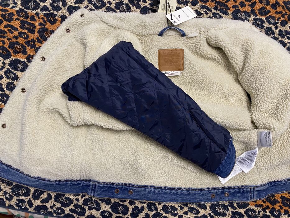 Куртка Levi’s нова!