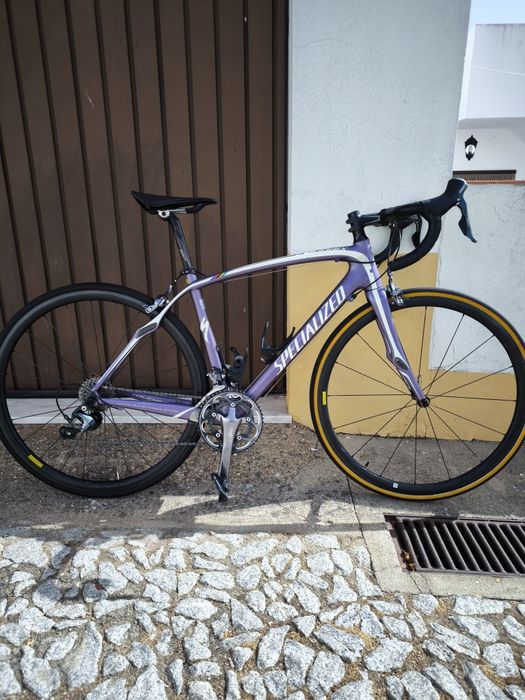 Specialized Roubaix com rodas Roval carbono