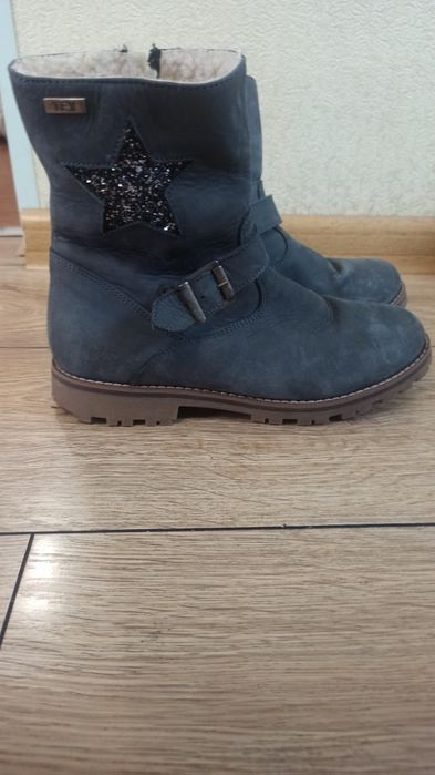 Кроссовки и ботинки для девочки