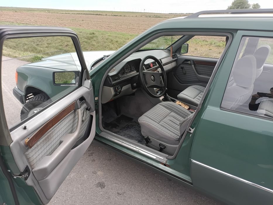 Mercedes-Benz W124 250TD