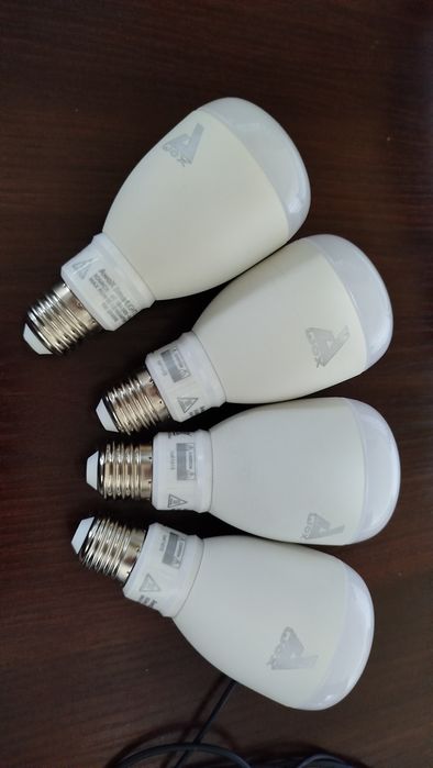 Żarówki Smart Awox 9W 700 lm white + RGB 4 sztuki kolorowe