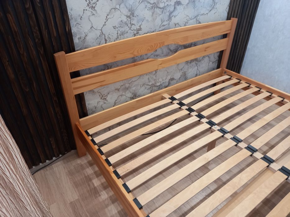 Продам двуспальне ліжко (кровать) 160 на 200 недорого