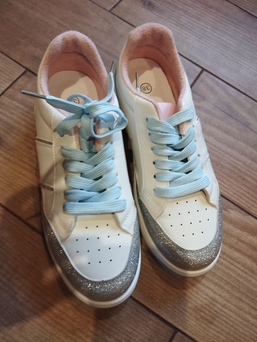 Нові кроси 39р...