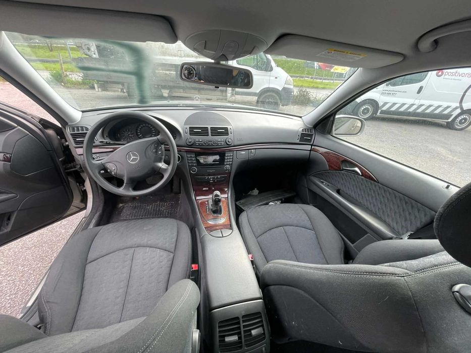Mercedes-Benz E200 Viatura para peças