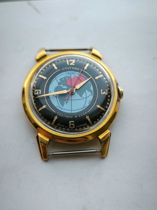 Часы спутник 1мчз СССР