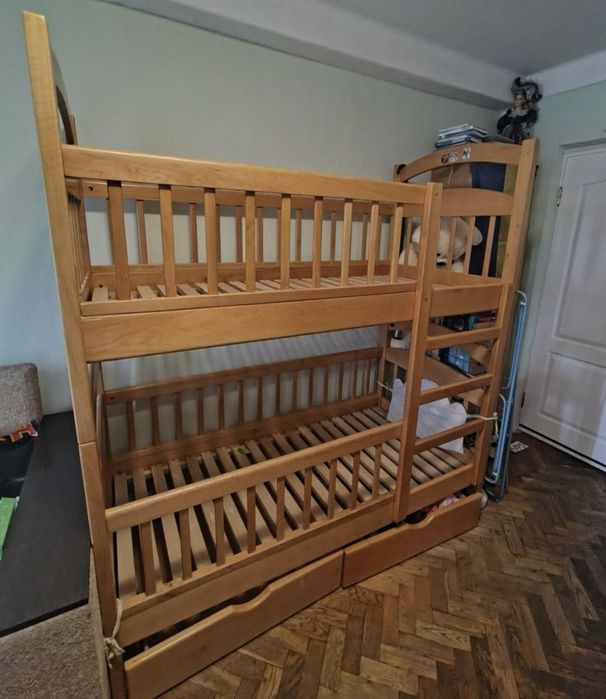Продам двоповерхове ліжко
