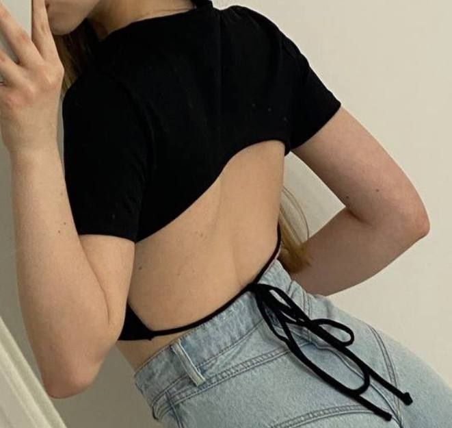 Топ з відкритою спиною